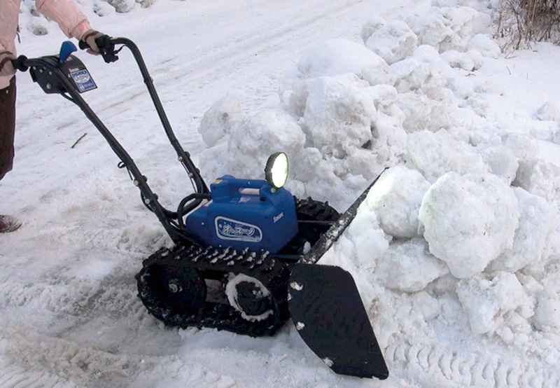 93 Disabled Veteran Converts Wheelchair Into Snow Plow To Help Town